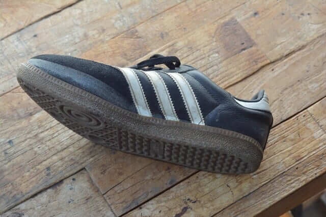 adidasスニーカー底面接着